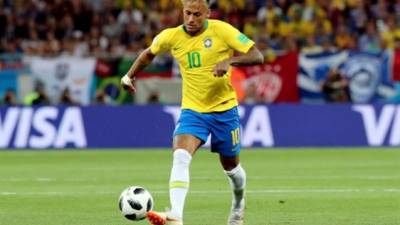 Neymar estrenó look en el juego ante Suiza. Solo recibió burlas.