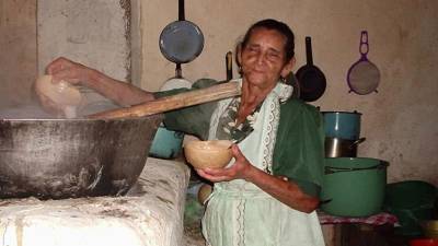María Victoriana López, mejor conocida como Toya, se ganó el paladar y el corazón de todos los que probaron su popular atol chuco.