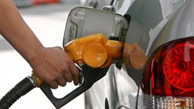 En Honduras, el galón de gasolina superior ronda entre L119.02 ( en San Pedro Sula) y L121.32 (en Tegucigalpa). Fotografía: EFE