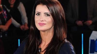 Helen Wood, ex dama de compañía, reveló en su nuevo libro, la relación que tuvo destacado futbolista. La mujer, aseguró que el futbolista se puso a llorar luego de tener un encuentro y hoy amenaza con hundir a futbolista.