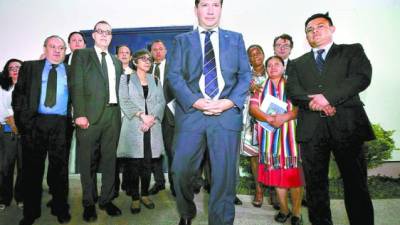 El representante de la ONU, Igor Garifulic, compareció con los representantes de los partidos políticos y el Gobierno.