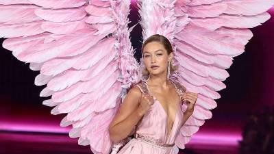 Gigi Hadid fue la encargada de inaugurar la pasarela.