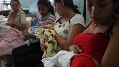 En Honduras, ni la mitad de las madres dan lactancia materna, según la OMS.