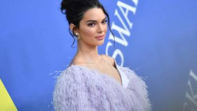 Kendall Jenner a su llegada a los premios CFDA este lunes 04 de junio. / Foto AFP/ ANGELA WEISS.