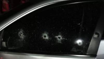 Vehículo en el que tirotearon a la mujer. Imagen difundida por el Ministerio Público.