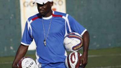 Torres ya sabe lo que es campeón como DT, lo consiguió con el San Miguelito en su país.