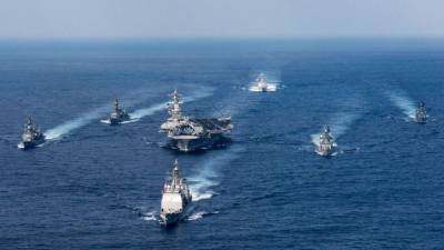 La Marina de los Estados Unidos desplegó una flota nuclear liderada por el poderoso portaaviones USS Abraham Lincoln frente a las costas de la Florida en plena escalada con Venezuela, informaron medios estadounidenses.