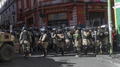 Los militares se retiraron de la sede del Gobierno de Bolivia, este miércoles en La Paz.