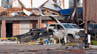 El sur de Estados Unidos se recupera tras el paso de una serie de tornados en Oklahoma que dejaron al menos cinco muertos, decenas de heridos y devastaron varias ciudades durante el fin de semana.