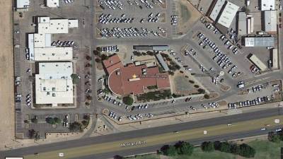 Vista satelital y entrada principal del Centro de Procesamiento de El Paso, Texas, en donde se encuentra detenida y bajo custodia la hondureña Ilsa Vanessa.