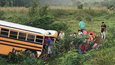 Aún se desconoce la cantidad de personas que resultaron heridas en el percance vial.