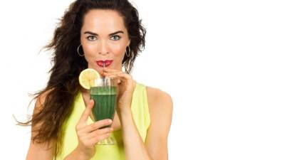 Los jugos naturales le ayudarán a mantenerse bella y sana.