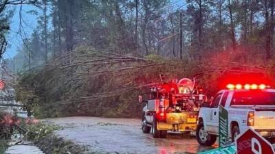 Las imágenes tomadas por un dron de la oficina del alguacil del condado de Washington, muestran la devastación que el tornado ocasionó en la comunidad de Gilberts Mill.