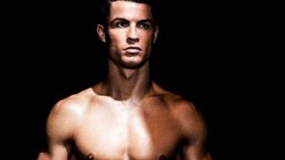 Además de futbolista, Cristiano Ronaldo es empresario y modelo.