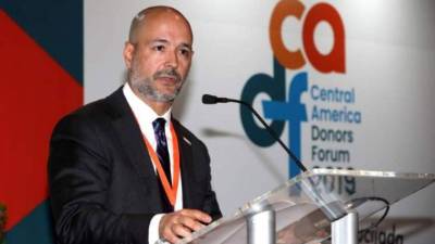 Hugo Rodríguez del Departamento de Estado.