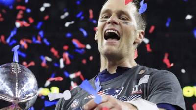 Tom Brady festejó por todo lo alto el título. FOTO EFE/EPA/TANNEN MAURY