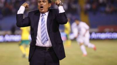 Pinto celebró con eufpria el gol marcado por Erick Andino.