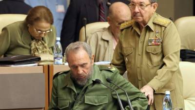 Los hermanos Fidel Castro y Raúl Castro.