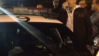 Vin Diesel utilizó un altavoz de una patrulla para dirigirse a los fanáticos.