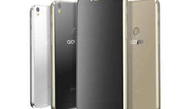 Como su nombre en inglés lo sugiere, los modelos Shine de Alcatel presentan un acabado reluciente.