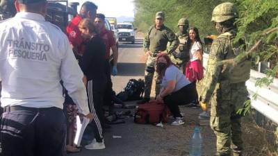 Cuatro migrantes fallecieron en el lugar del accidente, dos de ellos calcinados, según informaron autoridades locales.