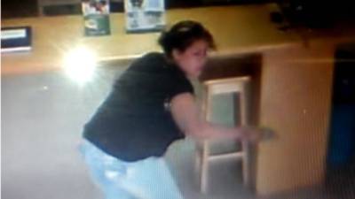 Imagen de la sospechosa del crimen captada por una cámara de seguridad.