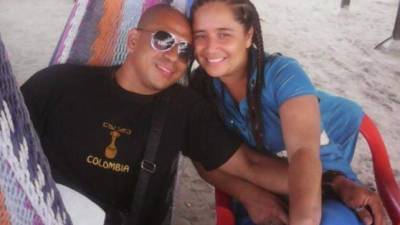 Julissa Ramírez junto a su esposo Elvin Alexander Rivera quien resultó herido.