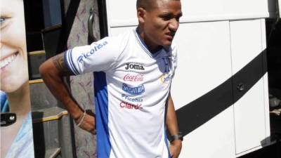 Luis Garrido a la llegada de la Bicolor al aeropuerto de San Pedro Sula.