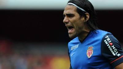 El colombiano Radamel Falcao está cerca de vestirse de blanco.