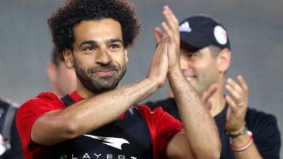 El jugador egipcio Mohamed Salah (i), durante un entrenamiento el pasado 9 de junio. EFE