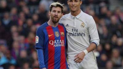 El clásico entre Barcelona y Real Madrid finalizó empatado 1-1 en el Camp Nou y nos dejó imágenes como pocas hemos visto, Messi y Cristiano Ronaldo dieron sus muestras de cariño.