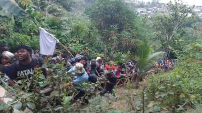 Migrantes cubanos rogaron a autoridades panameñas permitirles el ingreso a su territorio./Twitter.