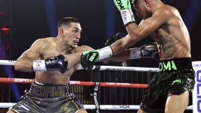 Teófimo López derrotó a Vasyl Lomachenko por decisión unánime. Foto Top Rank