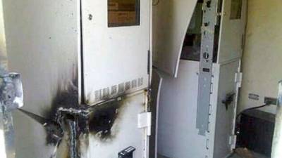 Este sábado en horas de la madrugada autoridades policales frustraron el robo a un cajero automático ubicado en Villanueva, Cortés. Foto cortesía RedInformativa