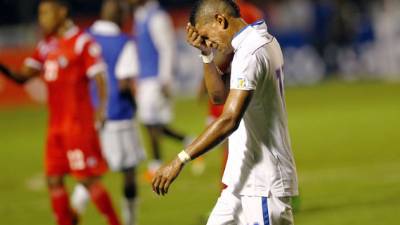 Carlo Costly se lamenta al final del partido contra Panamá que rescató un empate contra Honduras.