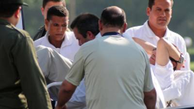 Hosni Mubarak cuando era trasladado al hospital militar de Maadi.