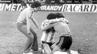Esta es la emotiva imagen de la final del Mundial de Argentina 1978.