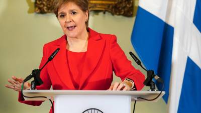 La primera ministra de Escocia, Nicola Sturgeon, renunció a su cargo tras ocho años en el poder.