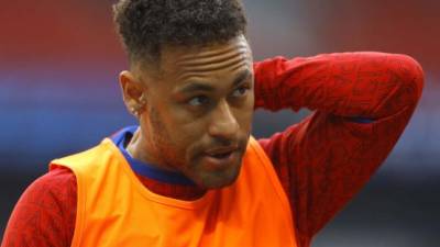Neymar señaló estar ilusionado con darle la primera Champions League de su historia al PSG. FOTO EFE.