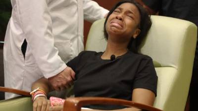 la joven, herida en la pierna durante el tiroteo, contó la pesadilla desde el hospital.