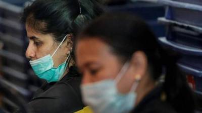 Las autoridades revelaron además que una mujer china de 53 años y de la misma localidad, se encuentra en observación al haber dado positivo del coronavirus.