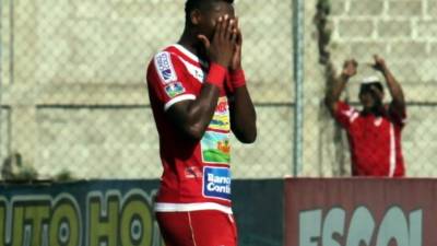 El delantero Henry Martínez no ha sido efectivo.