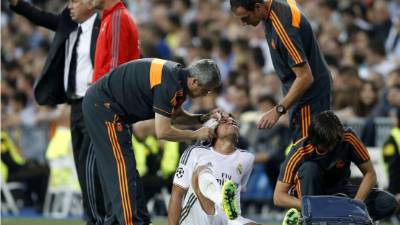 Pepe cuando era atendido por los servicios médicos del Real Madrid.