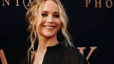 Jennifer Lawrence se suma a otras estrellas de Hollywood que piden a los estadounidenses votar pese a crisis por coronavirus./