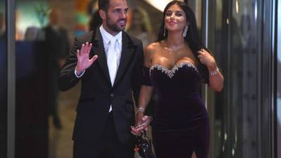 El jugador Cesc Fabregas y su elegante esposa Daniella Semaan.