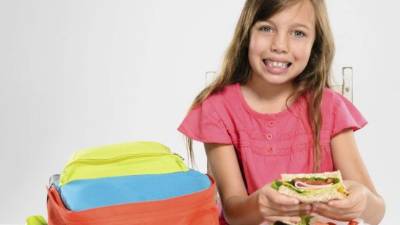 De acuerdo con estudios científicos los niños que desayunan tienen mejor asistencia a clase, capacidad para resolver problemas, prestan más atención y obtienen puntuaciones más altas. Foto: iStock.