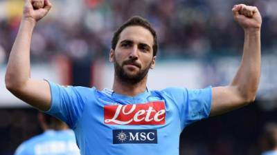 Higuaín firmó su primer triplete con el Napoli.