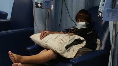 Las mujeres son las más afectadas con el cáncer. En la Liga Contra el Cáncer se atiende a un promedio de 350 personas al día.