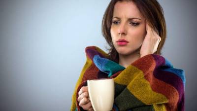 Las personas con congelamiento también pueden desarrollar hipotermia y necesitan entrar en calor.