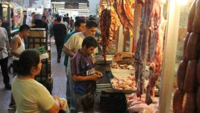 En las carnicerías del mercado El Rápido la carne de cerdo se compra a 45 lempiras, pero subirá dos.